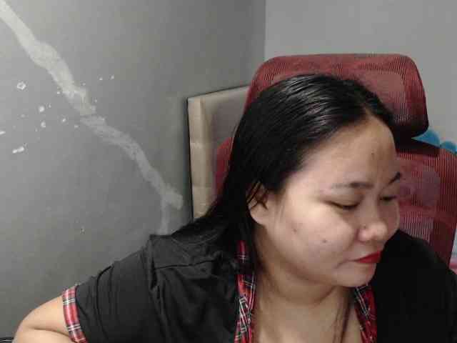 BubbleButtPinay webcam