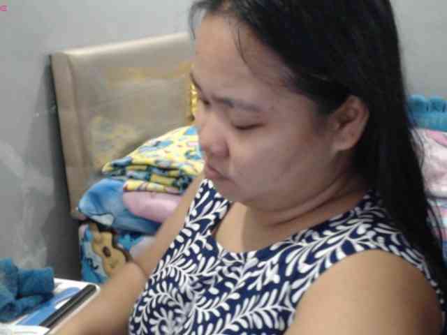 BubbleButtPinay webcam