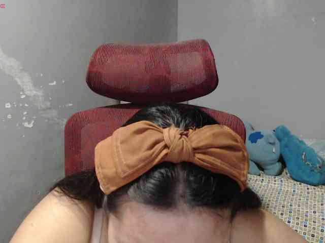 BubbleButtPinay webcam