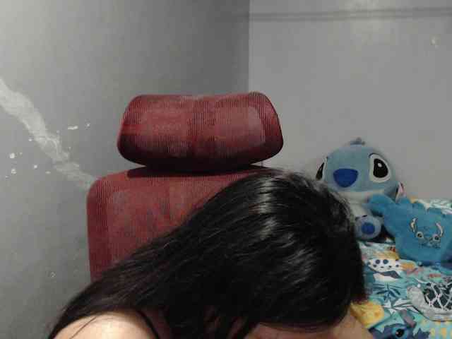 BubbleButtPinay webcam