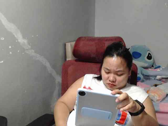 BubbleButtPinay webcam