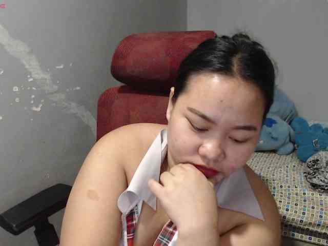 BubbleButtPinay webcam