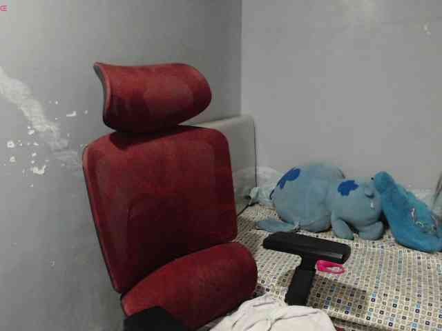 BubbleButtPinay webcam