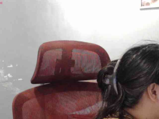 BubbleButtPinay webcam