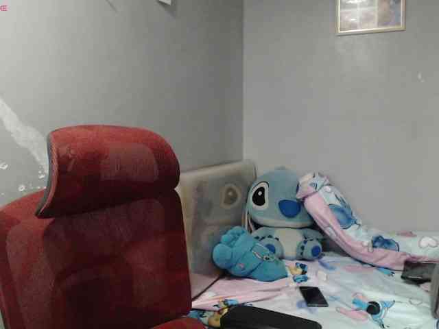BubbleButtPinay webcam