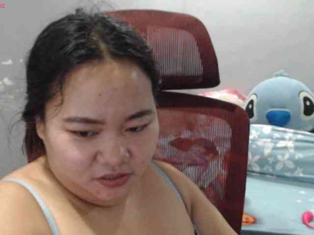 BubbleButtPinay webcam