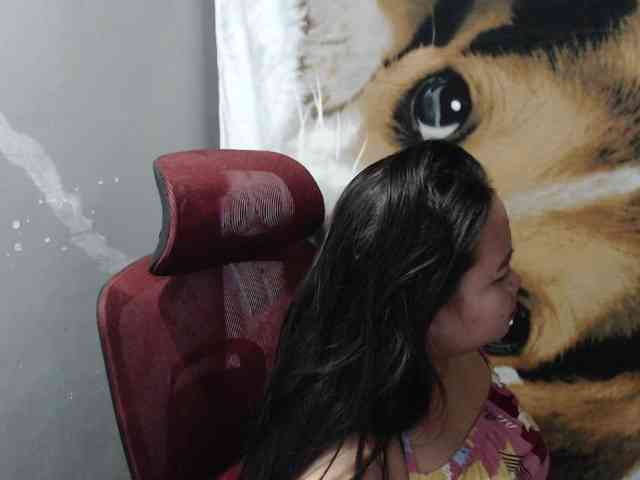 BubbleButtPinay webcam