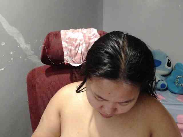 BubbleButtPinay webcam