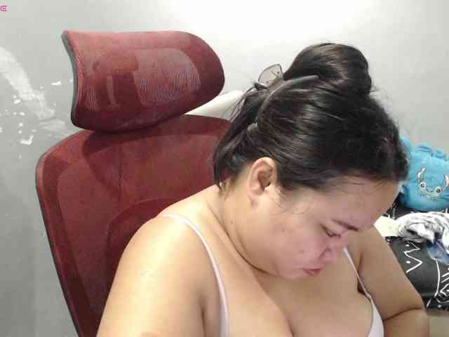 BubbleButtPinay webcam