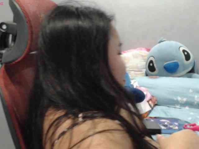 BubbleButtPinay webcam