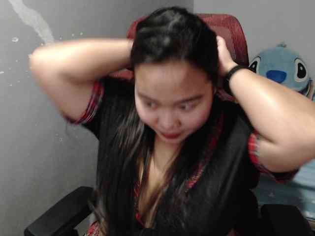 BubbleButtPinay webcam