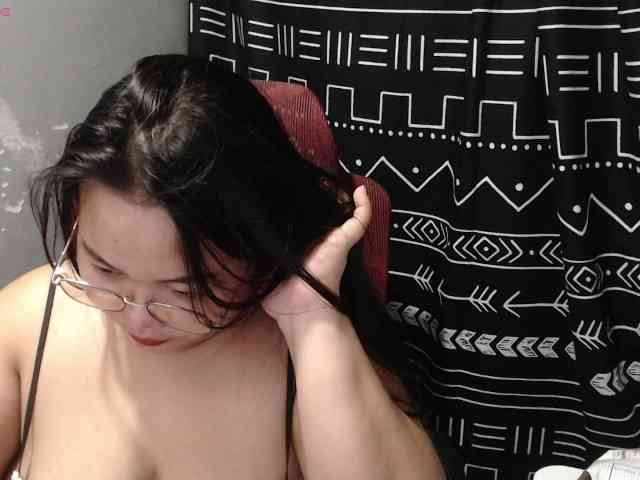 BubbleButtPinay webcam