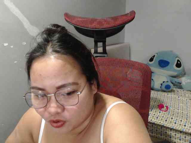 BubbleButtPinay webcam