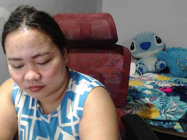 BubbleButtPinay webcam