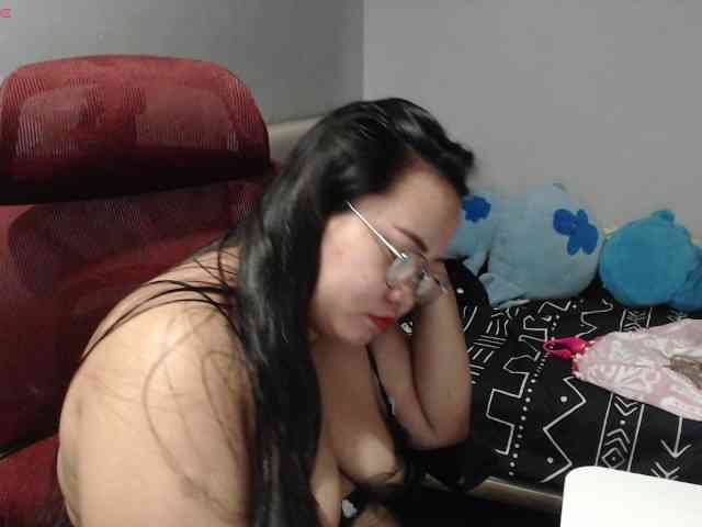 BubbleButtPinay webcam