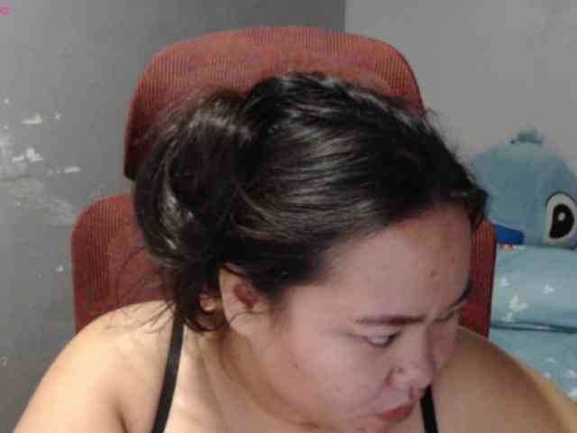 BubbleButtPinay webcam