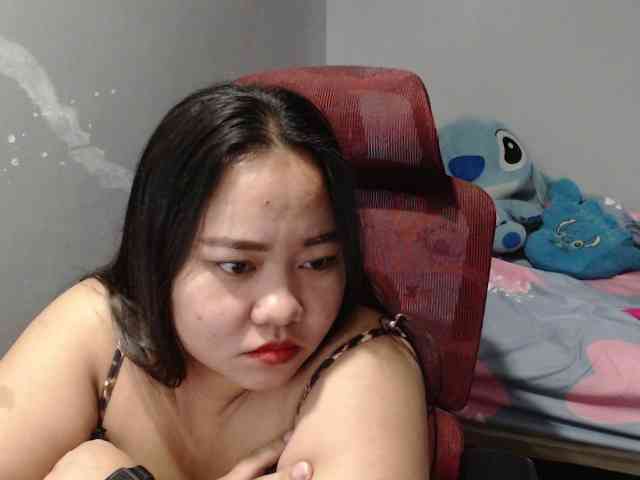 Model: BubbleButtPinay