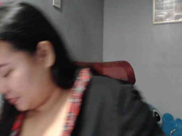 BubbleButtPinay webcam