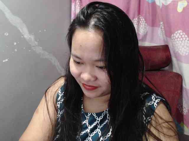 BubbleButtPinay webcam