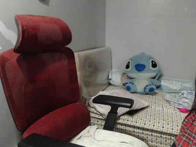 BubbleButtPinay webcam