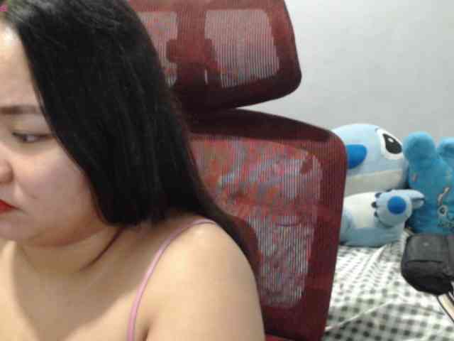 BubbleButtPinay webcam