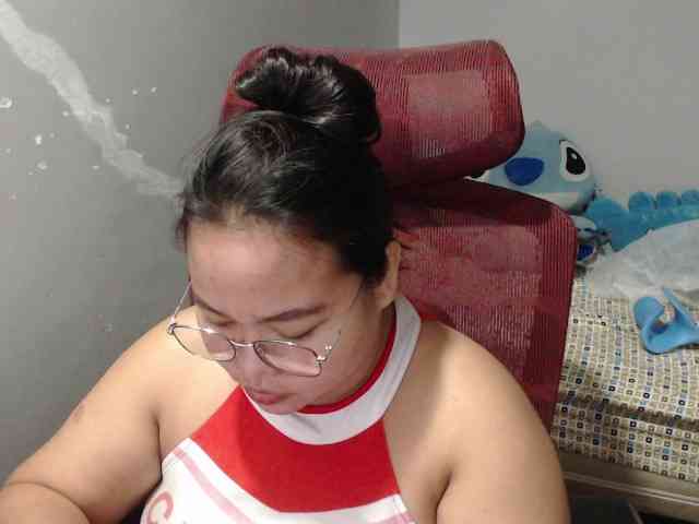 BubbleButtPinay webcam