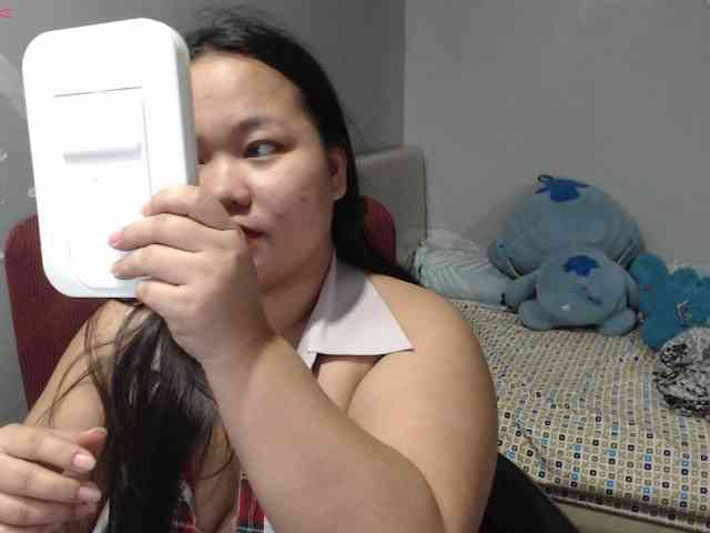 BubbleButtPinay webcam