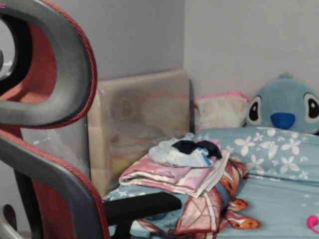 BubbleButtPinay webcam