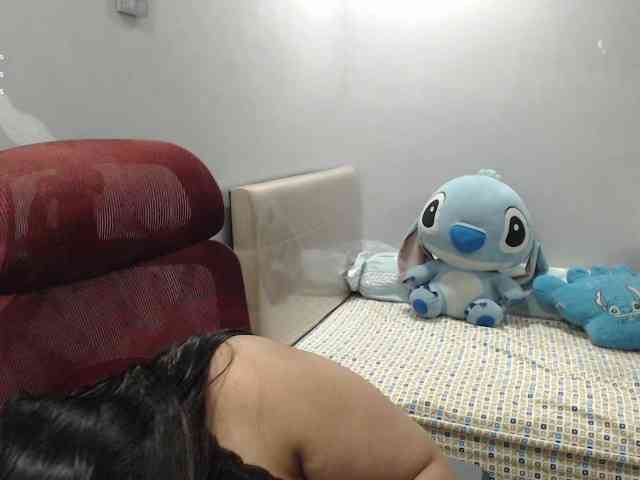 BubbleButtPinay webcam