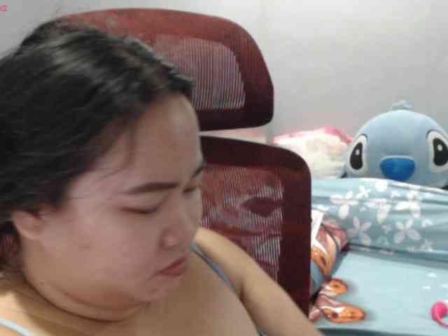 BubbleButtPinay webcam