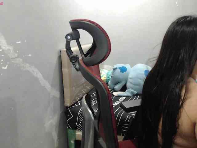 BubbleButtPinay webcam