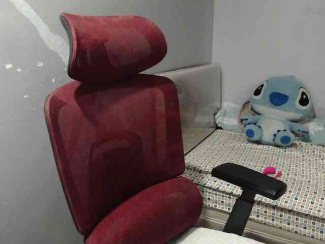 BubbleButtPinay webcam