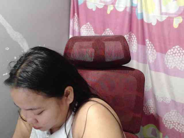 BubbleButtPinay webcam
