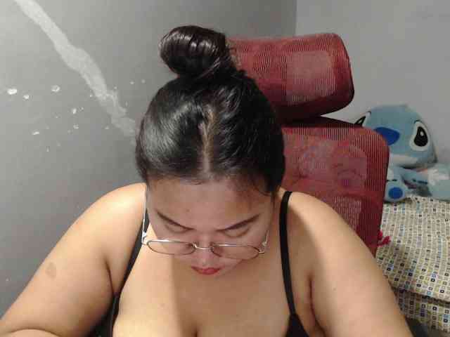 BubbleButtPinay webcam