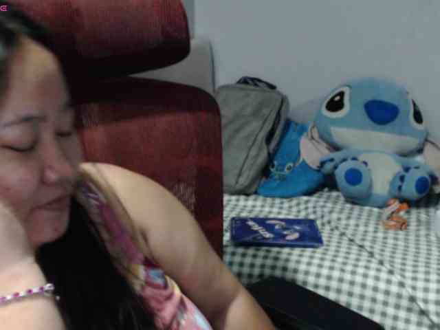 BubbleButtPinay webcam
