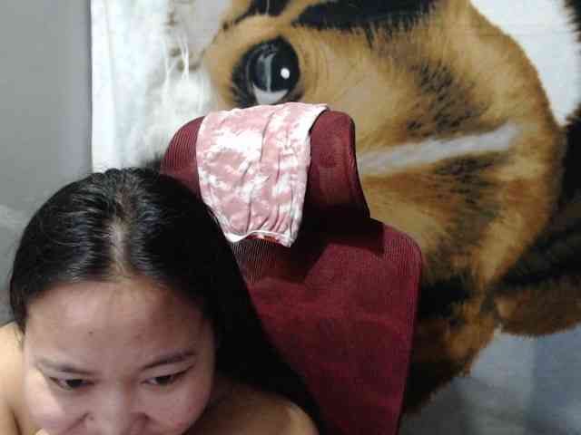 BubbleButtPinay webcam