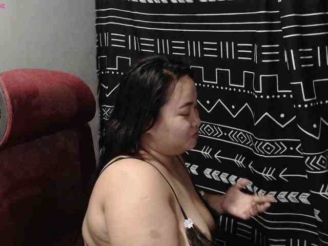 BubbleButtPinay webcam
