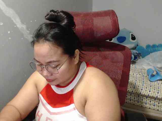 BubbleButtPinay webcam