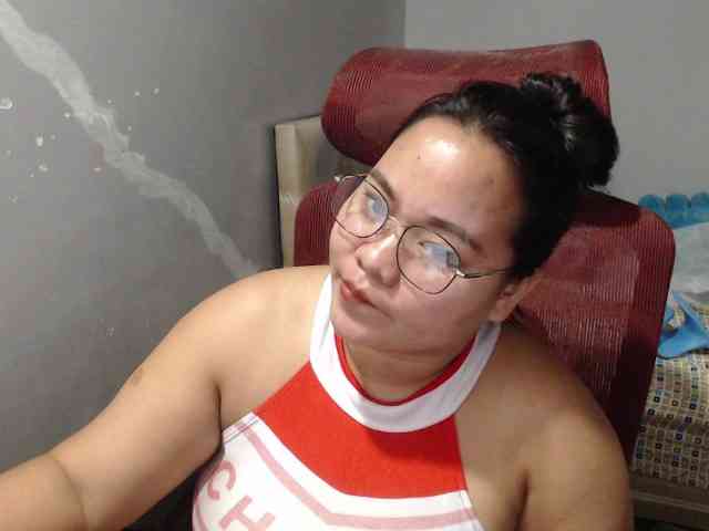 BubbleButtPinay webcam