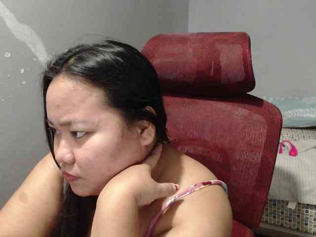 BubbleButtPinay webcam