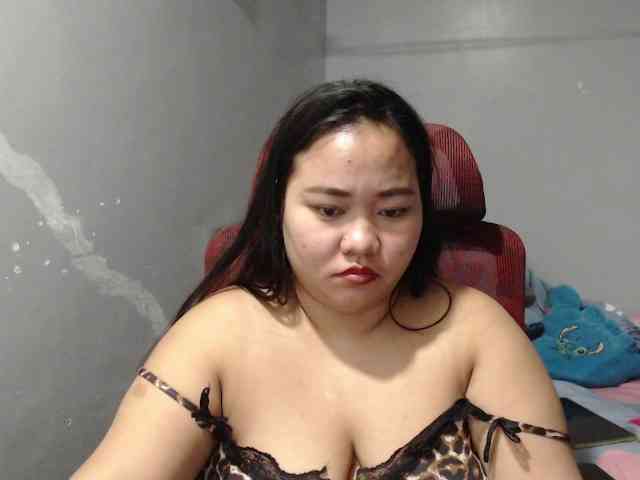 Model: BubbleButtPinay