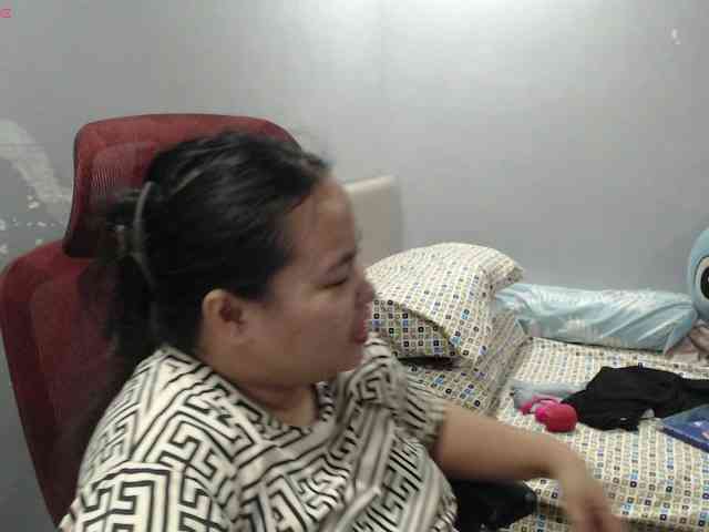 BubbleButtPinay webcam