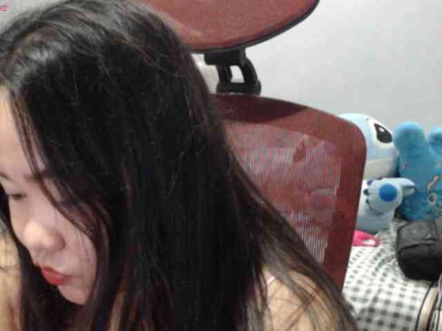 BubbleButtPinay webcam