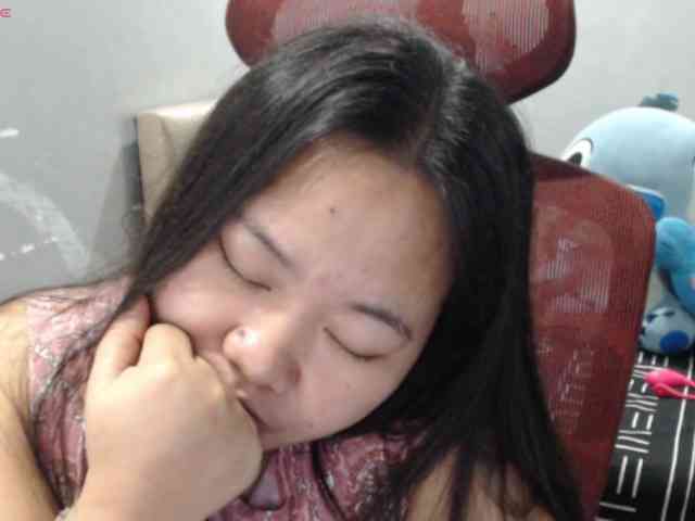 BubbleButtPinay webcam