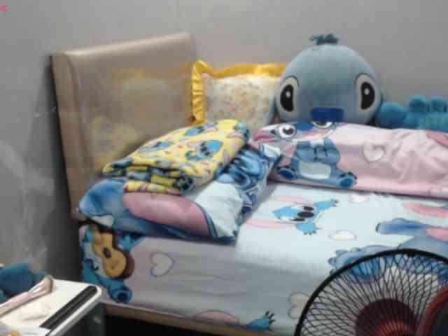 BubbleButtPinay webcam