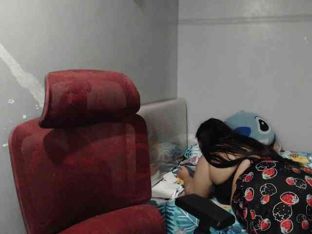 BubbleButtPinay webcam