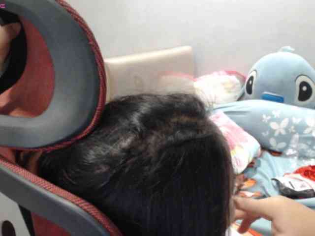 BubbleButtPinay webcam