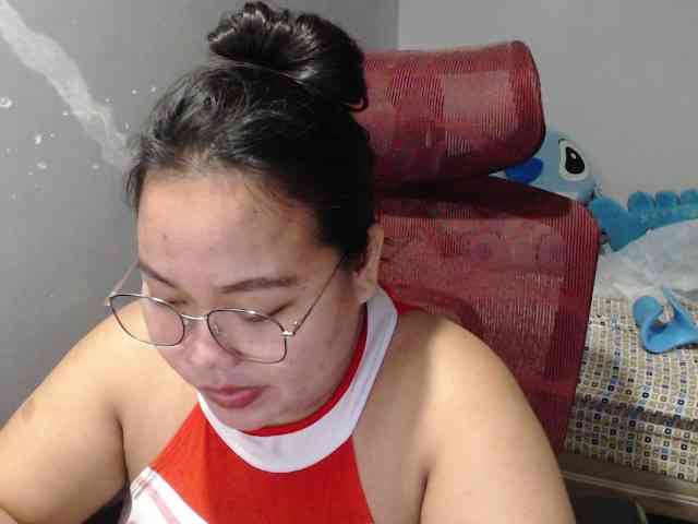 BubbleButtPinay webcam