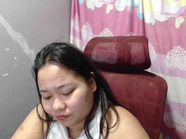 BubbleButtPinay webcam