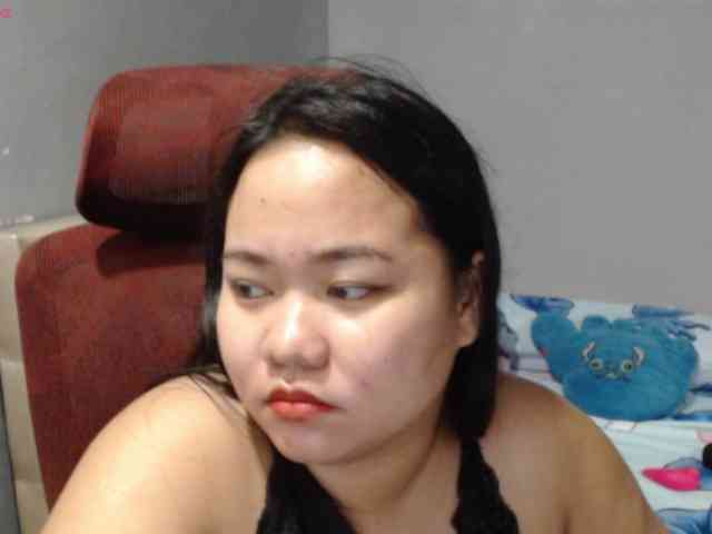 BubbleButtPinay webcam